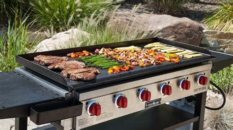 Do Restaurants Use Grills Or Griddles? Discover The Ultimate Cooking Techniques!