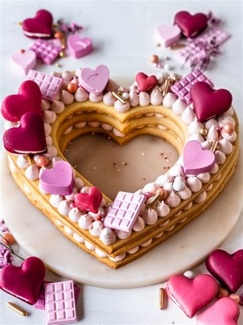 Heart Cookie Cake - Pies and Tacos