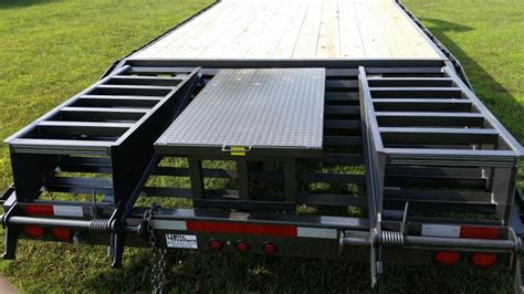 Gooseneck Elite Flatbed Trailer | 4 Mile Trailers | Dewey OK Trailer Dealers | Find flatbed ...