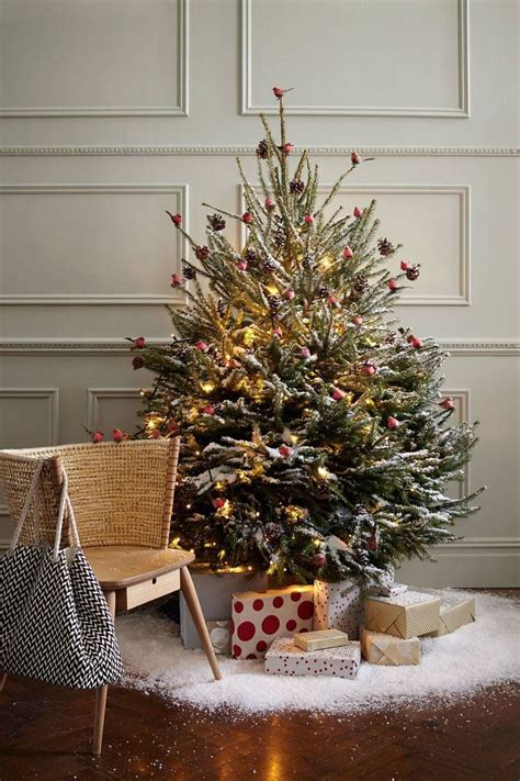 41 Awesome Small Christmas Tree Ideas | Small christmas trees decorated ...