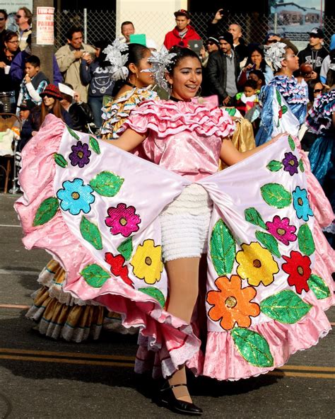 Banda El Salvador | Traditional Costume 2013 Rose Parade Pas… | Flickr