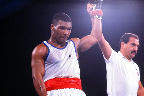 13-year-old Mike Tyson brutally KO'd 17-year-old opponent in his first ...