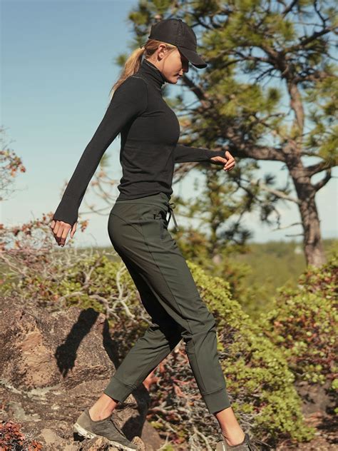 Headlands Hybrid Trek Jogger | Athleta | Hiking outfit women, Cute hiking outfit, Camping ...