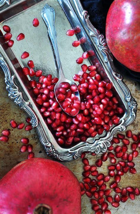 How to remove Pomegranate Seeds