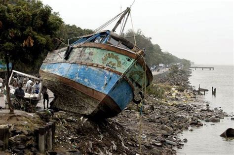 22 Heartbreaking Images Reminds Us Of The Horrors Faced By People During Tsunami On 26th ...