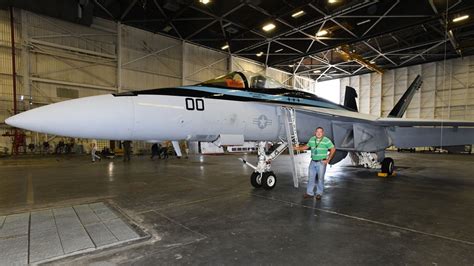 'Top Gun: Maverick' plane to undergo repairs on the First Coast ...