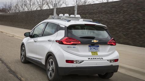 GM to commercialize Cruise AV self-driving car in 2019