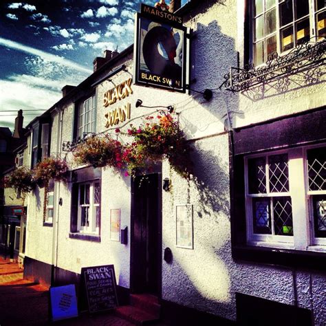 The Black Swan pub in Leek http://www.lifeinnortherntowns.com/2013/10 ...