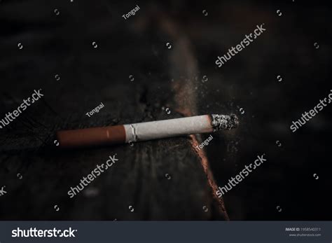 21 Cigarette Smoking Causes Fire Accidents Images, Stock Photos & Vectors | Shutterstock