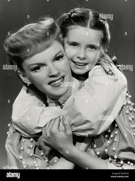 Judy Garland, Margaret O'Brien, in "Meet Me in St. Louis" (MGM, 1944). File Reference # 33635 ...