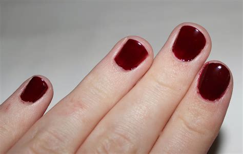 Luxury on the Lips: Burberry Nail Polish - No.303 Oxblood