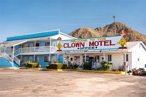 Clown motel next to a cemetery is a traveler's nightmare