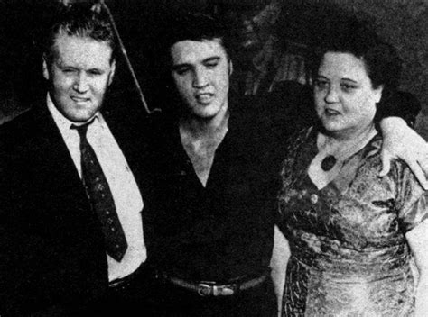 Elvis And His Parents - Elvis Presley Photo (43857697) - Fanpop