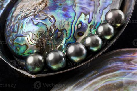 south sea pearls 1262419 Stock Photo at Vecteezy