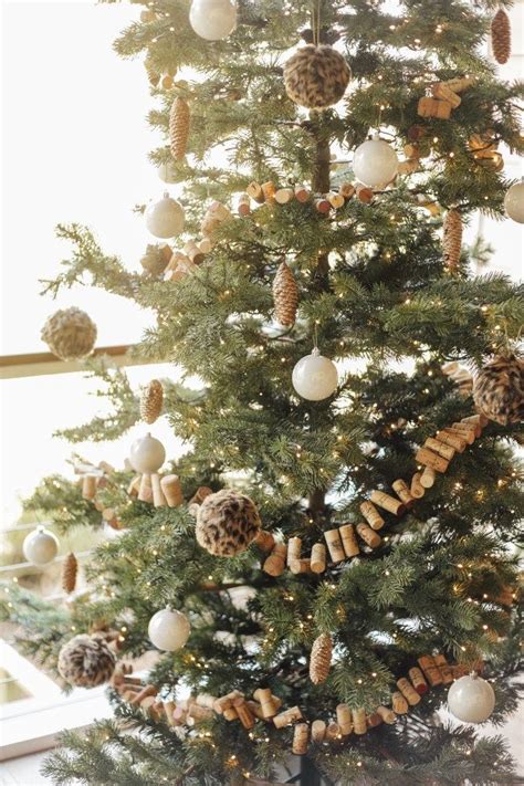 Natural, Classic, Cozy Christmas Tree | Cozy christmas, Christmas tree, Christmas tree inspiration