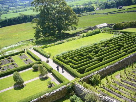 CASTLE BOLTON BUILT IN 1350, MARY QUEEN OF SCOTS WAS IMPRISONED HERE ...