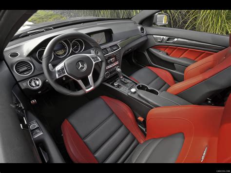 Mercedes-Benz C63 AMG Coupe (2012) - Interior | Caricos