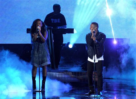 Watch Kendrick Lamar & SZA Play The AMAs