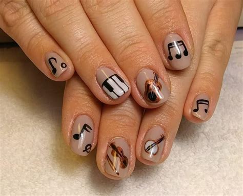 25 Coolest Music Note Nail Designs You'll Love – NailDesignCode