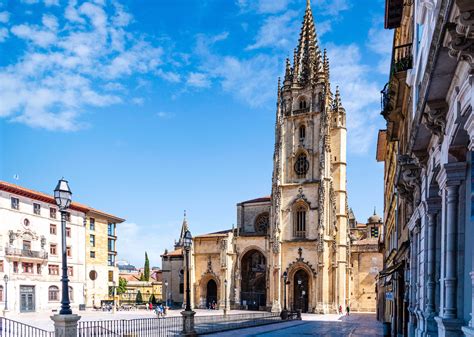 Travel to Oviedo: 7 Best Attractions, Food & Activities