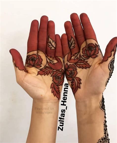 New in trend is this Arabic style of bold abstract floral henna for the brides guests and frien ...