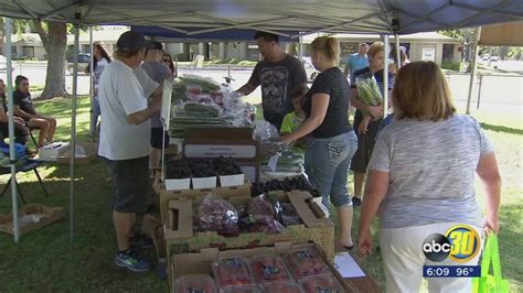 Northwest Fresno farmers market helping fund gear for student athletes ...