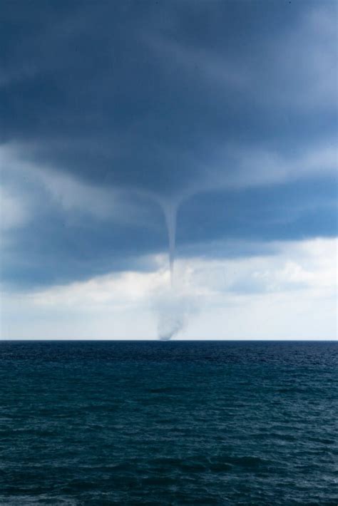 Florida Tornado Season: Duration, Risks & Tips - TravelMagma