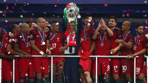 Fernando Santos hails Portugal team spirit after Euro 2016 win ...