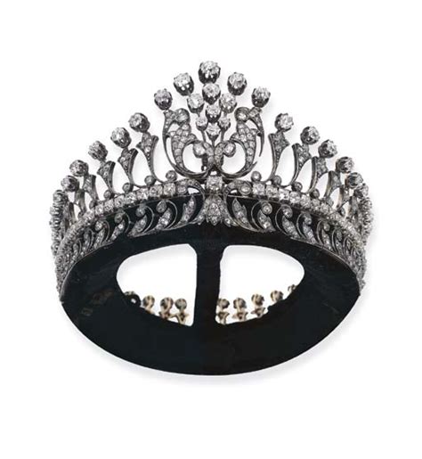 AN ANTIQUE DIAMOND TIARA | Christie's