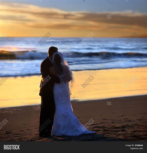 Couple Wedding Sunset Image & Photo (Free Trial) | Bigstock