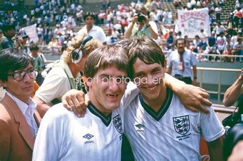 Peter Beardsley & Gary Lineker England v Paraguay World Cup 1986 Images ...