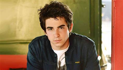 Zachary Gordon Bio, Age, Net Worth, Girlfriend & Married