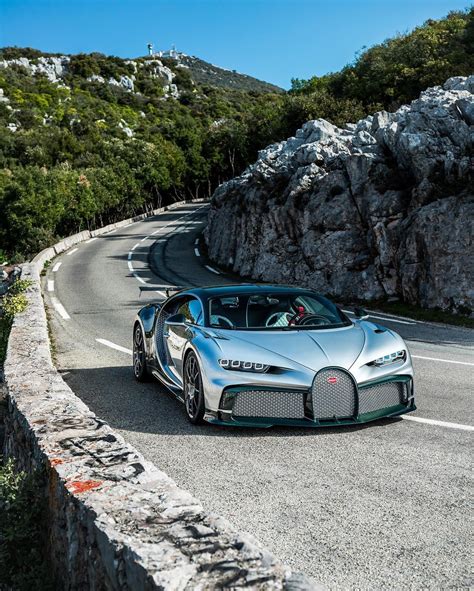 Quentin 🇫🇷 on Instagram: “On board the Bugatti Chiron Pur Sport "Green ...