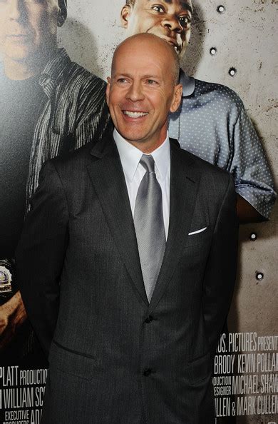 Bruce Willis @ the Premiere of 'Cop Out' - Bruce Willis Photo (10697605 ...