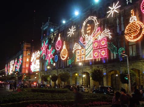 Travels of a Retired Teacher: Christmas Lights in Mexico City