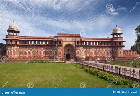 Red fort inside. Agra stock image. Image of hinduism - 110095969