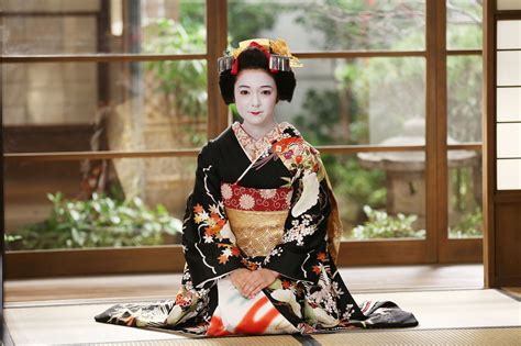 Kyoto Geisha FAQ! - Ladies of the Kyoto Hanamachi