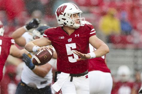 Wisconsin Badgers football spring position preview: quarterbacks ...