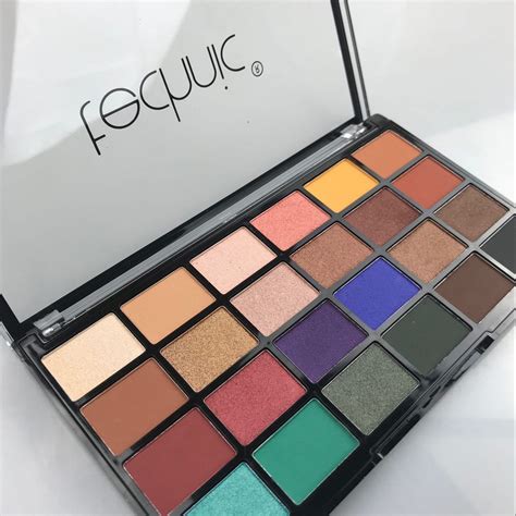 Technic 24 Colours Eyeshadow Palette - Trendsetter - Colour Zone Cosmetics