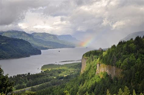 The Columbia River Gorge Scenic Highway’s Waterfalls | The Vintage Tour ...