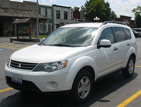 2007 Mitsubishi Outlander 2WD 4-Door XLS