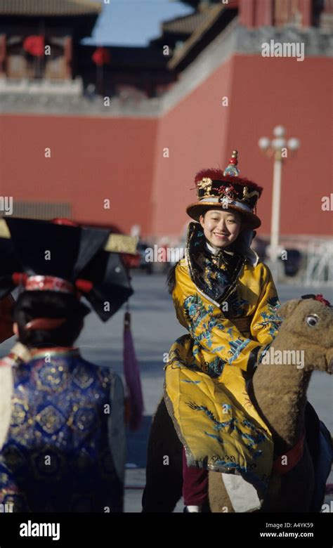 Manchu costume hi-res stock photography and images - Alamy