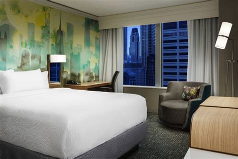 Chicago Unique Hotel Room | Courtyard Chicago Downtown/Magnificent Mile