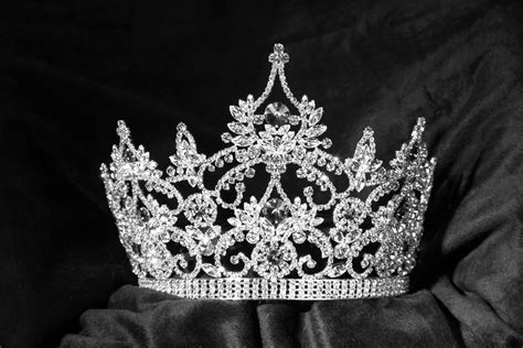 Miss Teen Great Britain Crown | Headpiece jewelry, Royal jewelry, Crown aesthetic