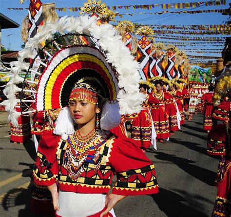 Bukidnon Photo Journal: Kaamulan Festival 2011: Street Dancing Competition