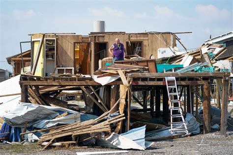 Hurricane Ida causes flooding and destruction Photos | Image #391 - ABC News