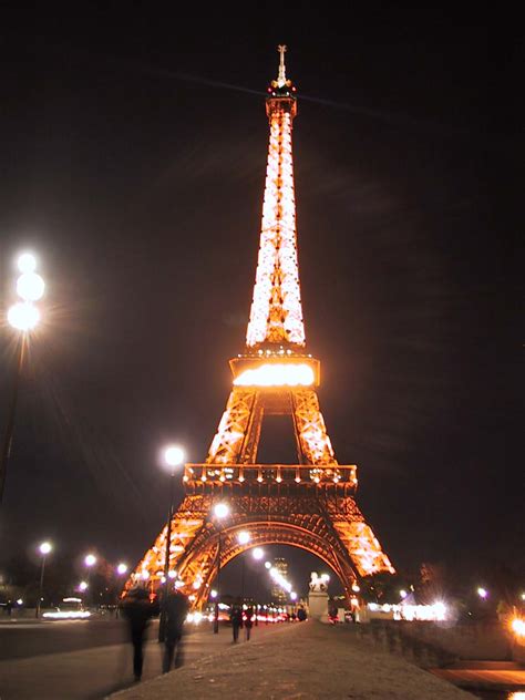 Hilton Paris Eiffel Tower Hotel | pics from tumblr