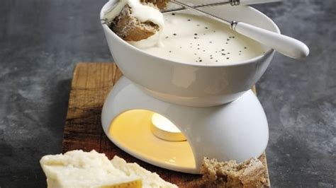 Please, Do Bring on the Cheese Fondue! | The Fondue Pot