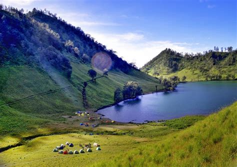 Ranu Kumbolo Lake of Mount Semeru | Authentic Indonesia Blog