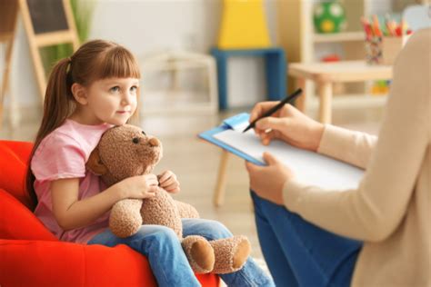 What Level of Education Do I Need to Be a Child Psychologist? - Online Psychology Degree Guide